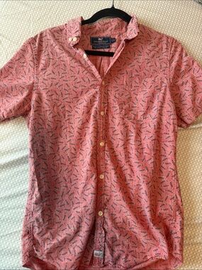 Vineyard Vines Coral Short-Sleeve Button-Down Shirt with Navy Fish Print